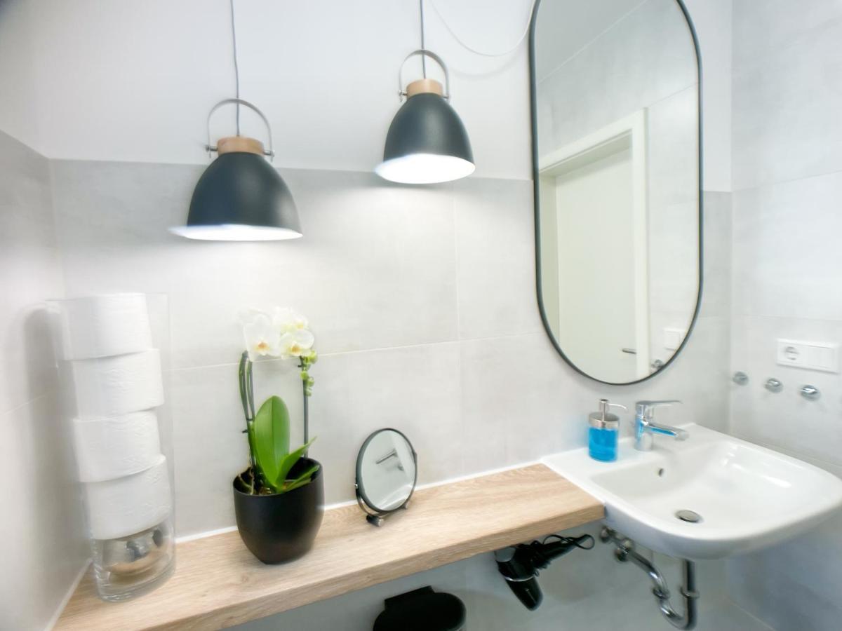 M-Style 01 Apartment Mit Terrasse Und Gasgrill, 24H Self-Check-In, Free Parking, Netflix Nürnberg Kültér fotó