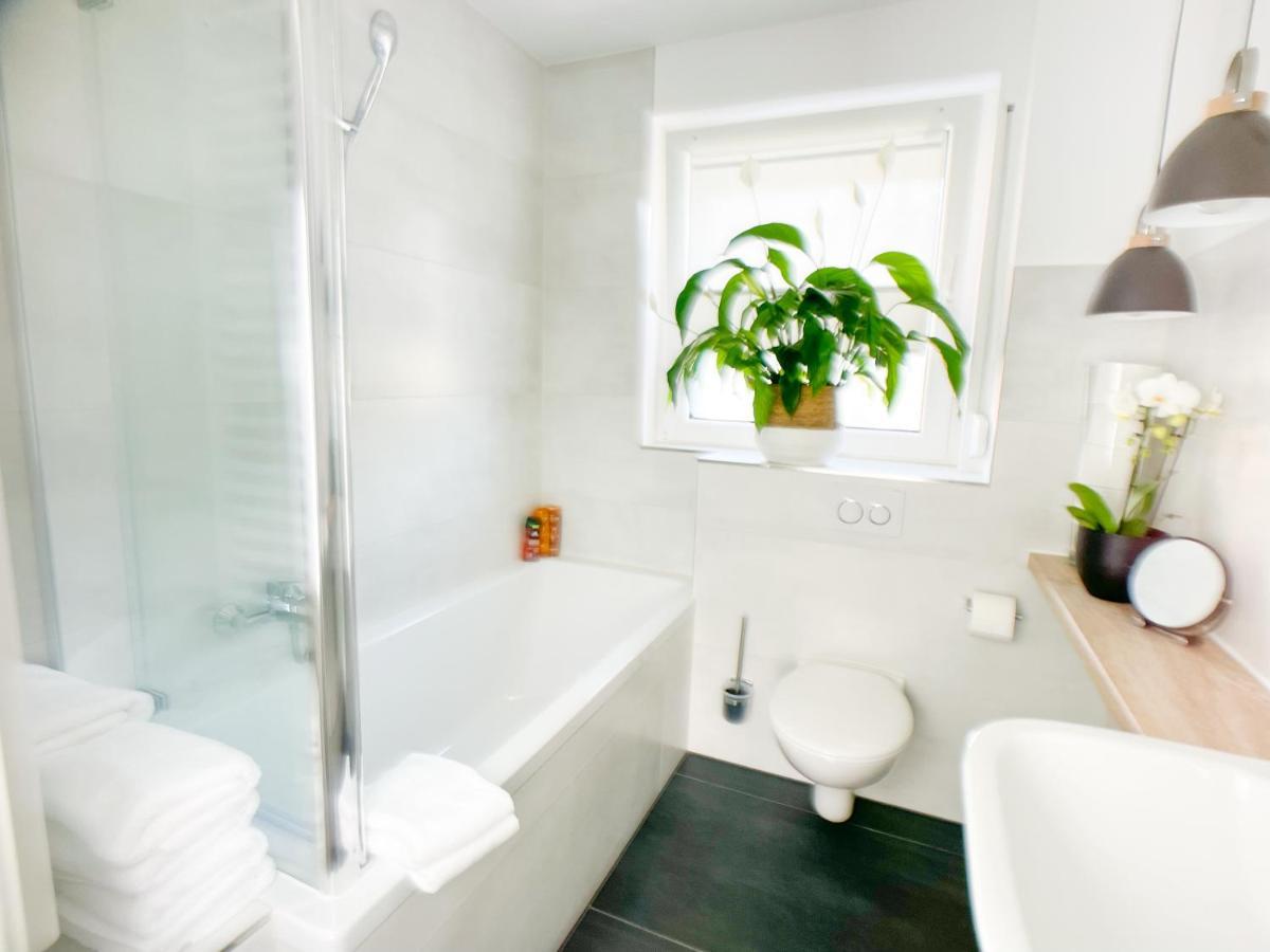 M-Style 01 Apartment Mit Terrasse Und Gasgrill, 24H Self-Check-In, Free Parking, Netflix Nürnberg Kültér fotó