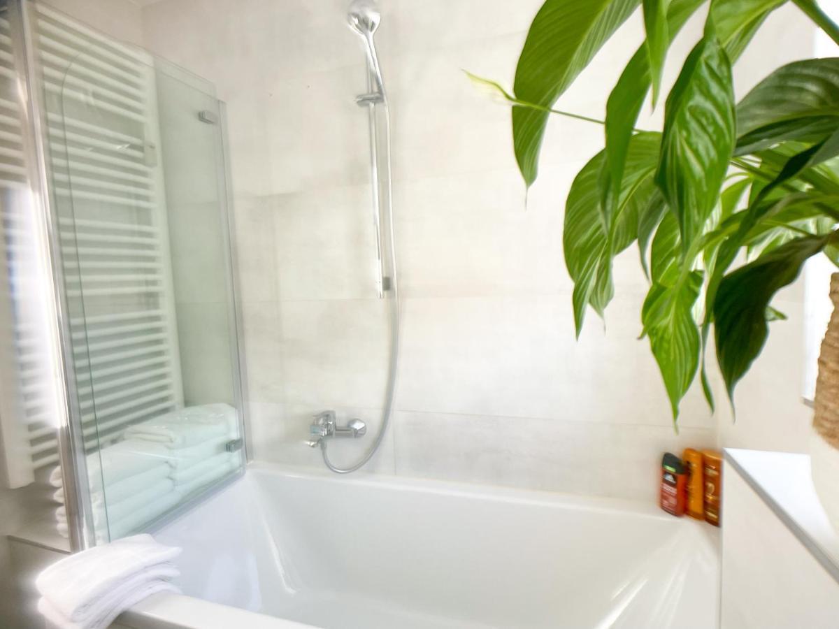 M-Style 01 Apartment Mit Terrasse Und Gasgrill, 24H Self-Check-In, Free Parking, Netflix Nürnberg Kültér fotó