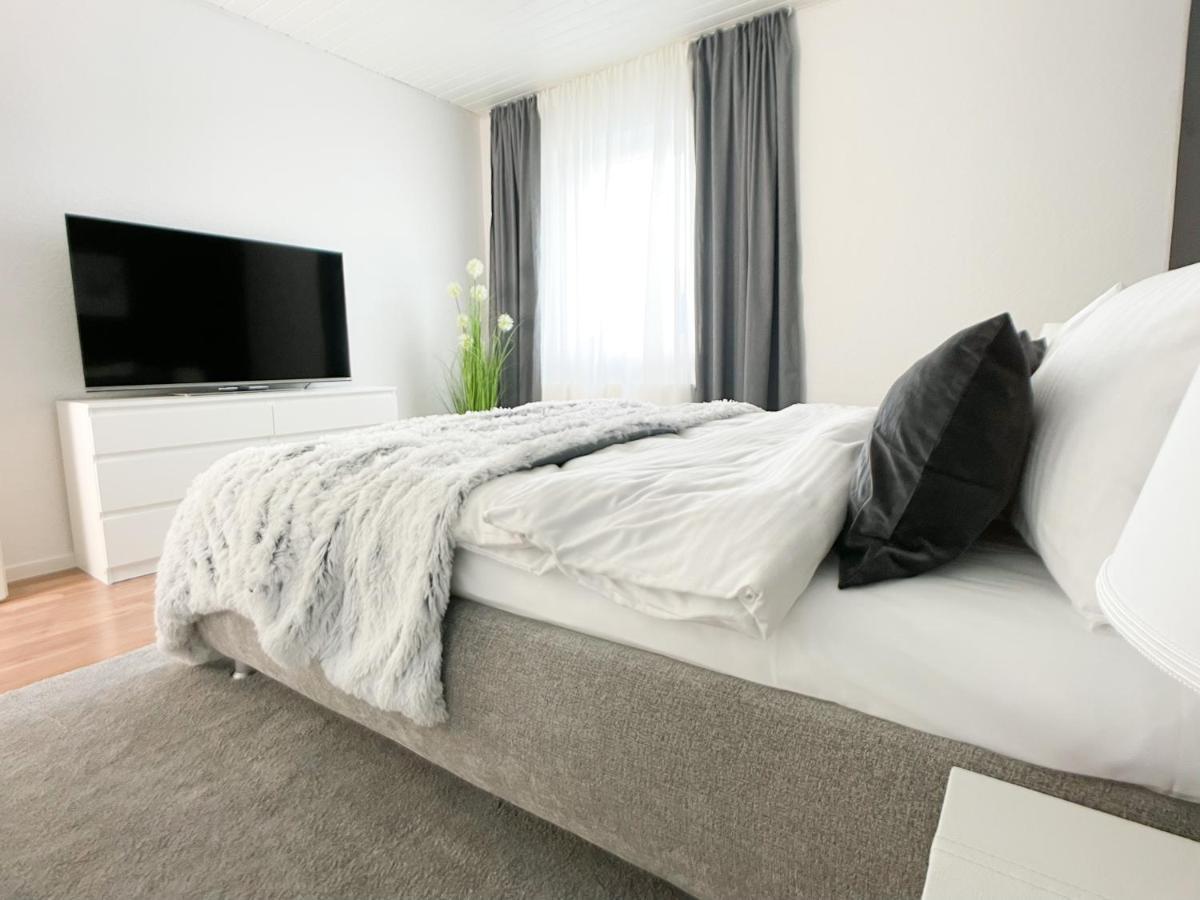 M-Style 01 Apartment Mit Terrasse Und Gasgrill, 24H Self-Check-In, Free Parking, Netflix Nürnberg Kültér fotó